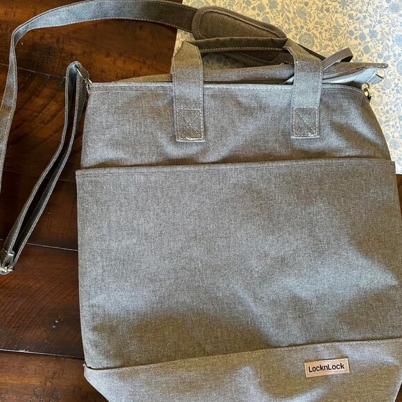 LocknLock Insulated Cooler Bag with Strap and Handle - Picture 5 of 8